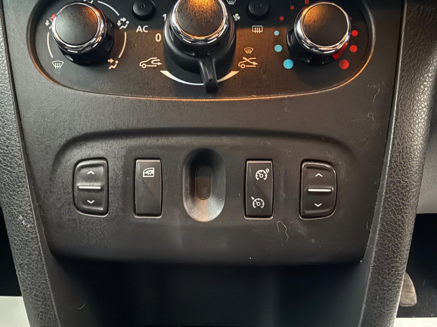 Used Dacia Sandero Stepway 2014 for sale - 77567465: Photo 14