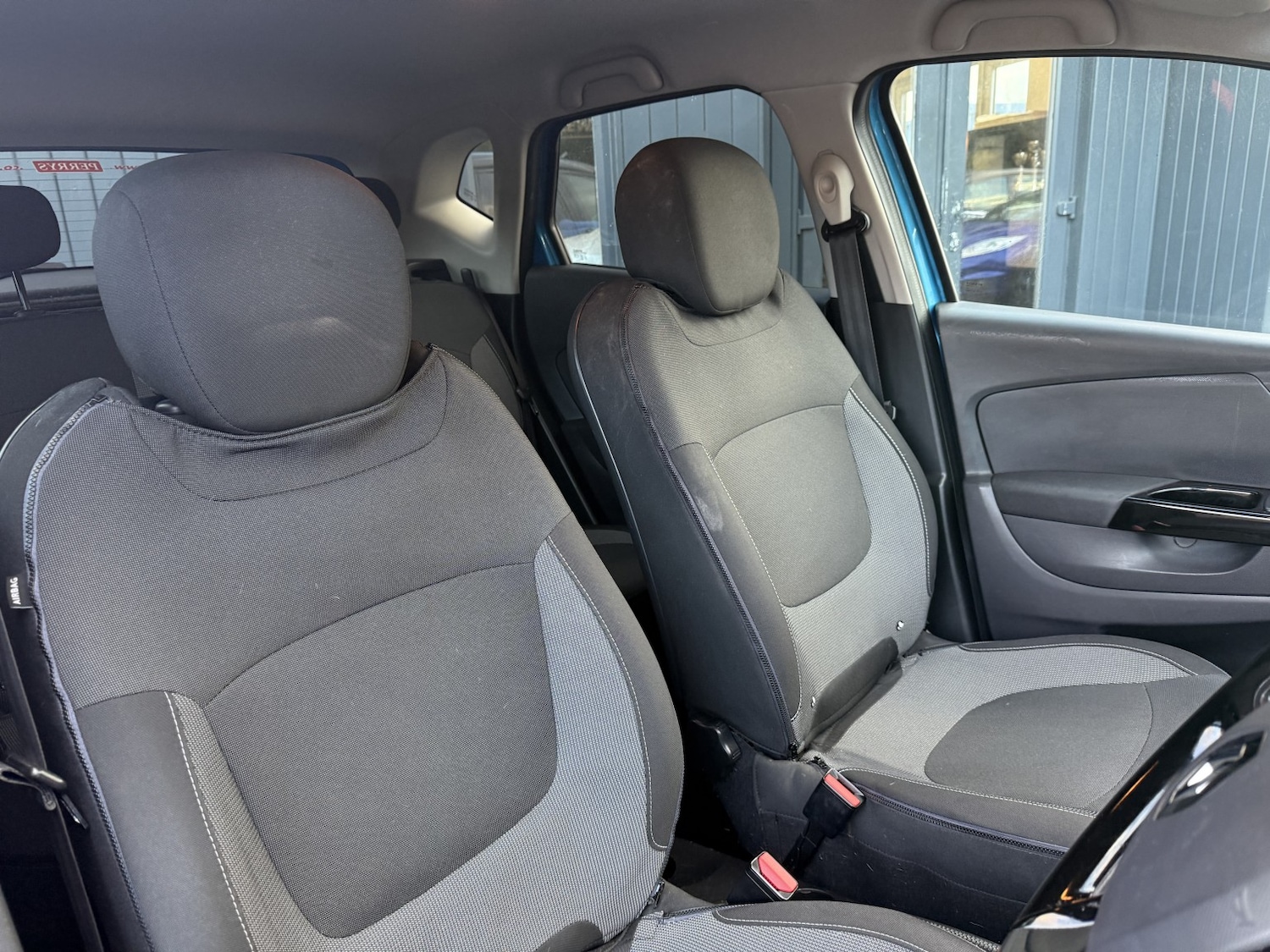 Used Renault Captur 2015 for sale - 76430910: Photo 8