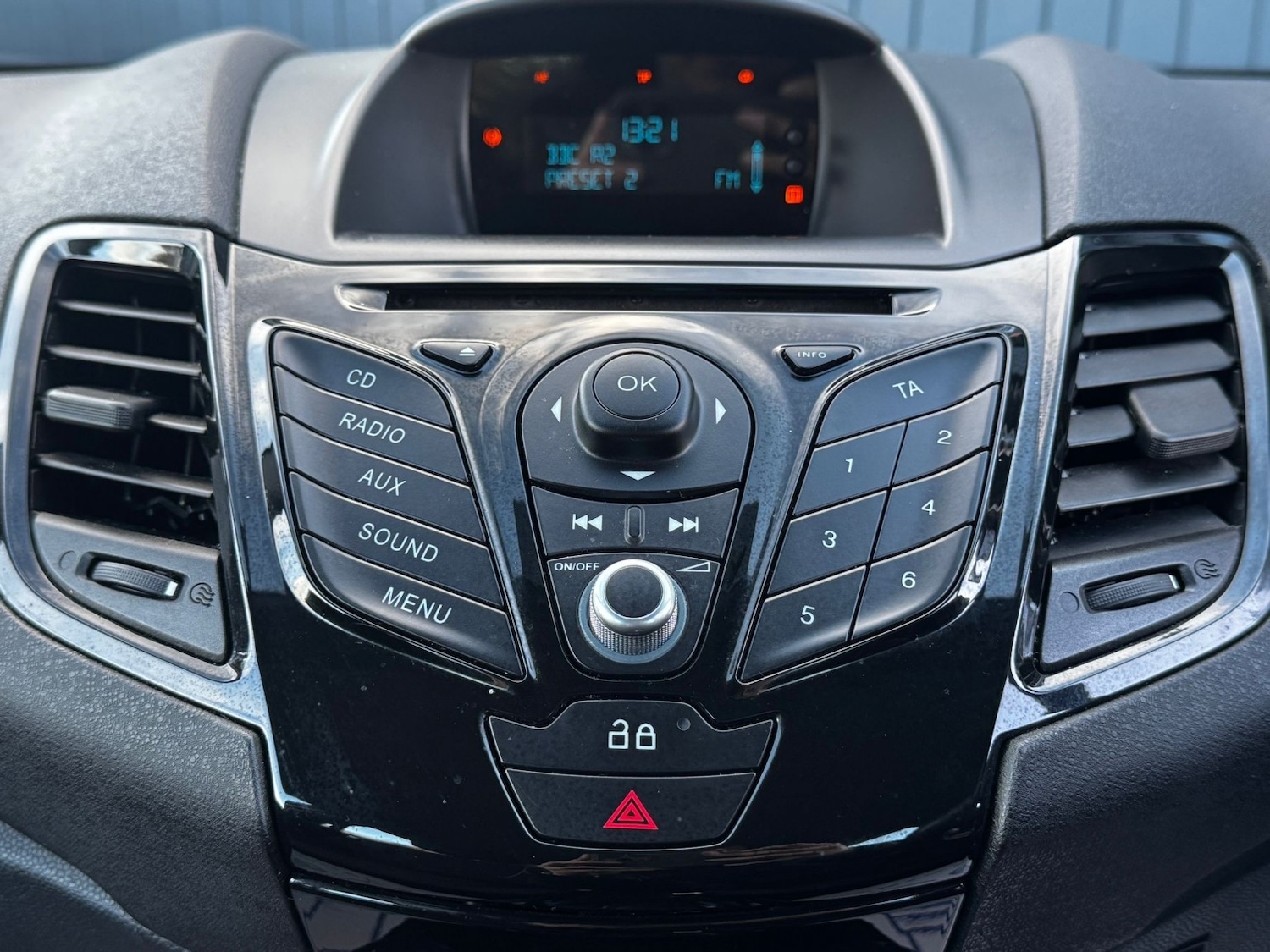 Used Ford Fiesta 2013 for sale - 74450634: Photo 16