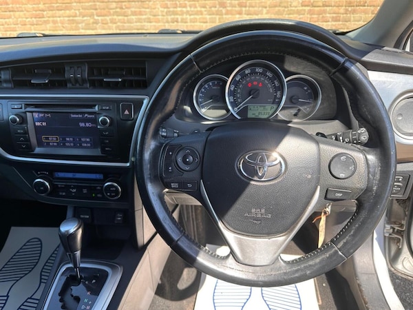 Used Toyota Auris 2013 for sale - 74582311: Photo 10