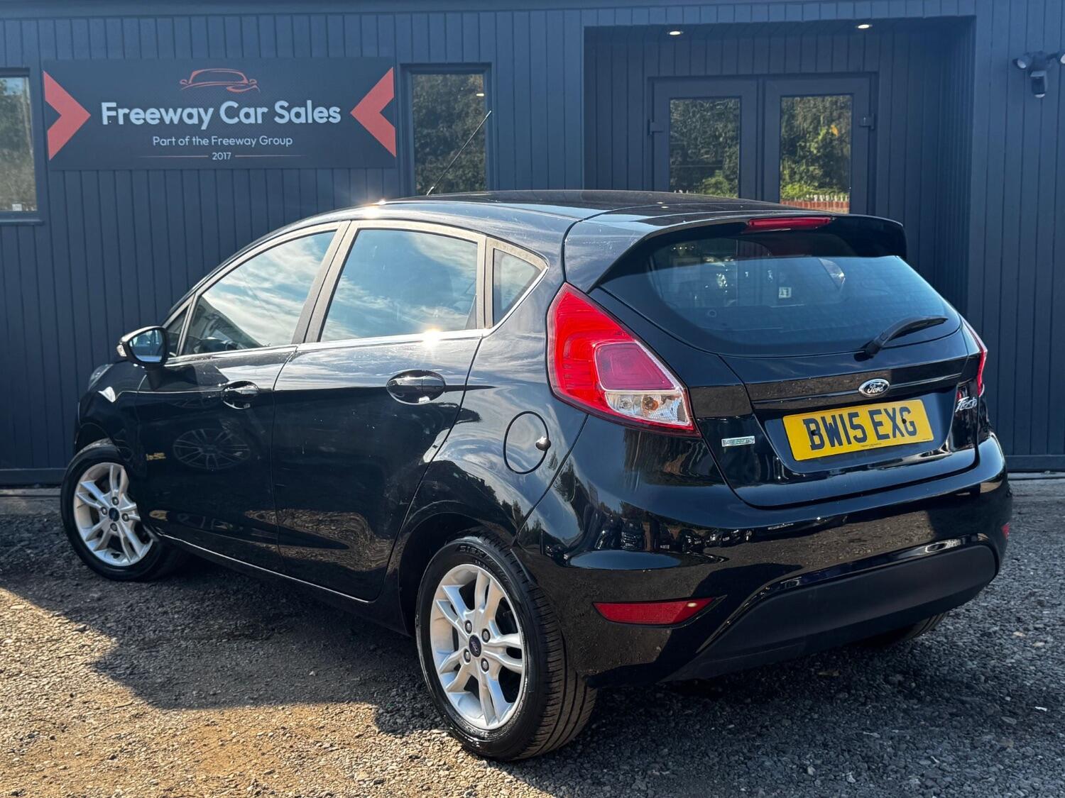 Used Ford Fiesta 2015 for sale - 75994602: Photo 2