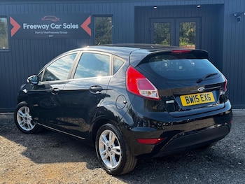 Used Ford Fiesta 2015 for sale - 75994602: Photo 2