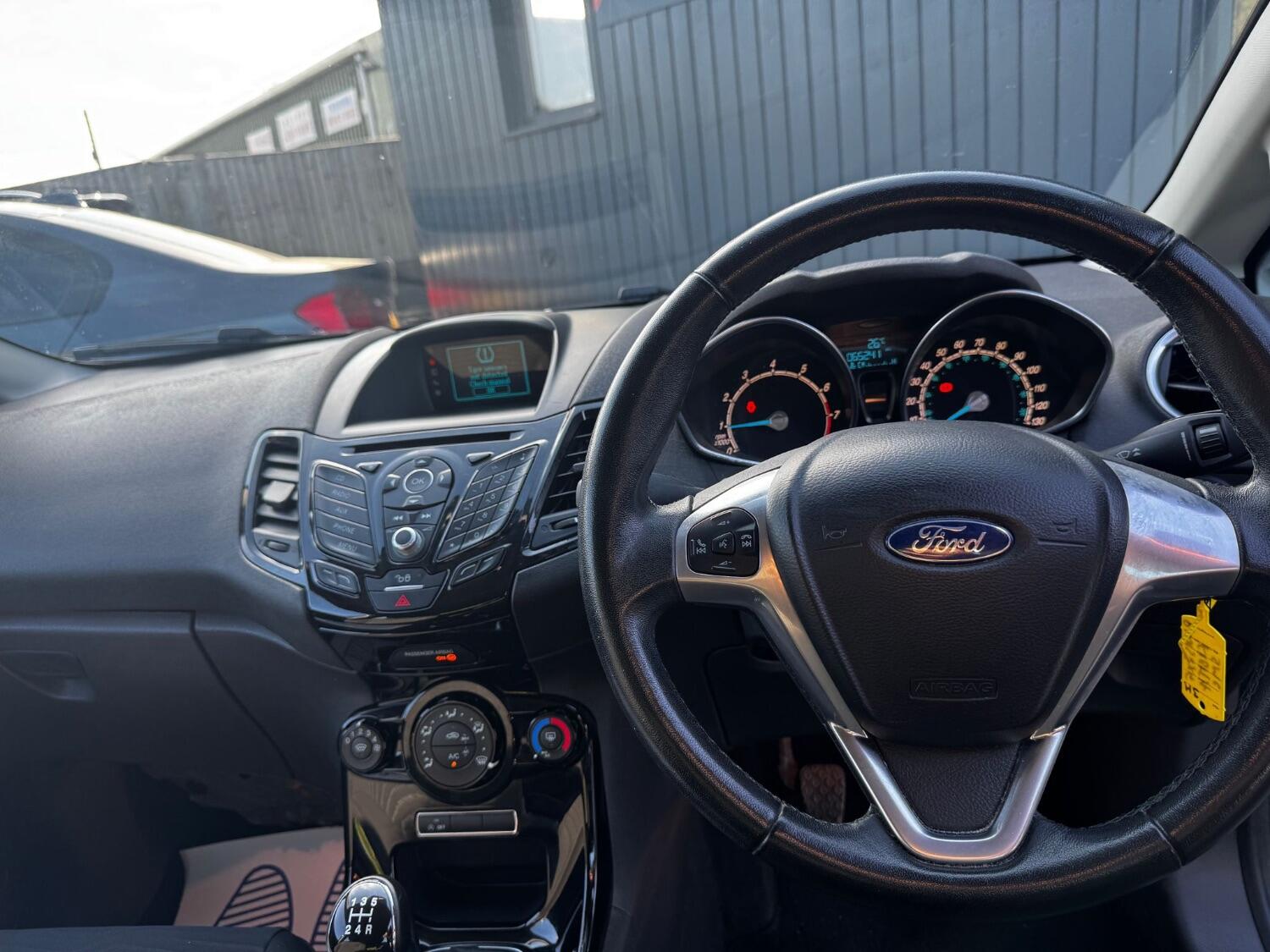 Used Ford Fiesta 2015 for sale - 75994602: Photo 7