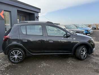 Used Dacia Sandero Stepway 2015 for sale - 76725611: Photo