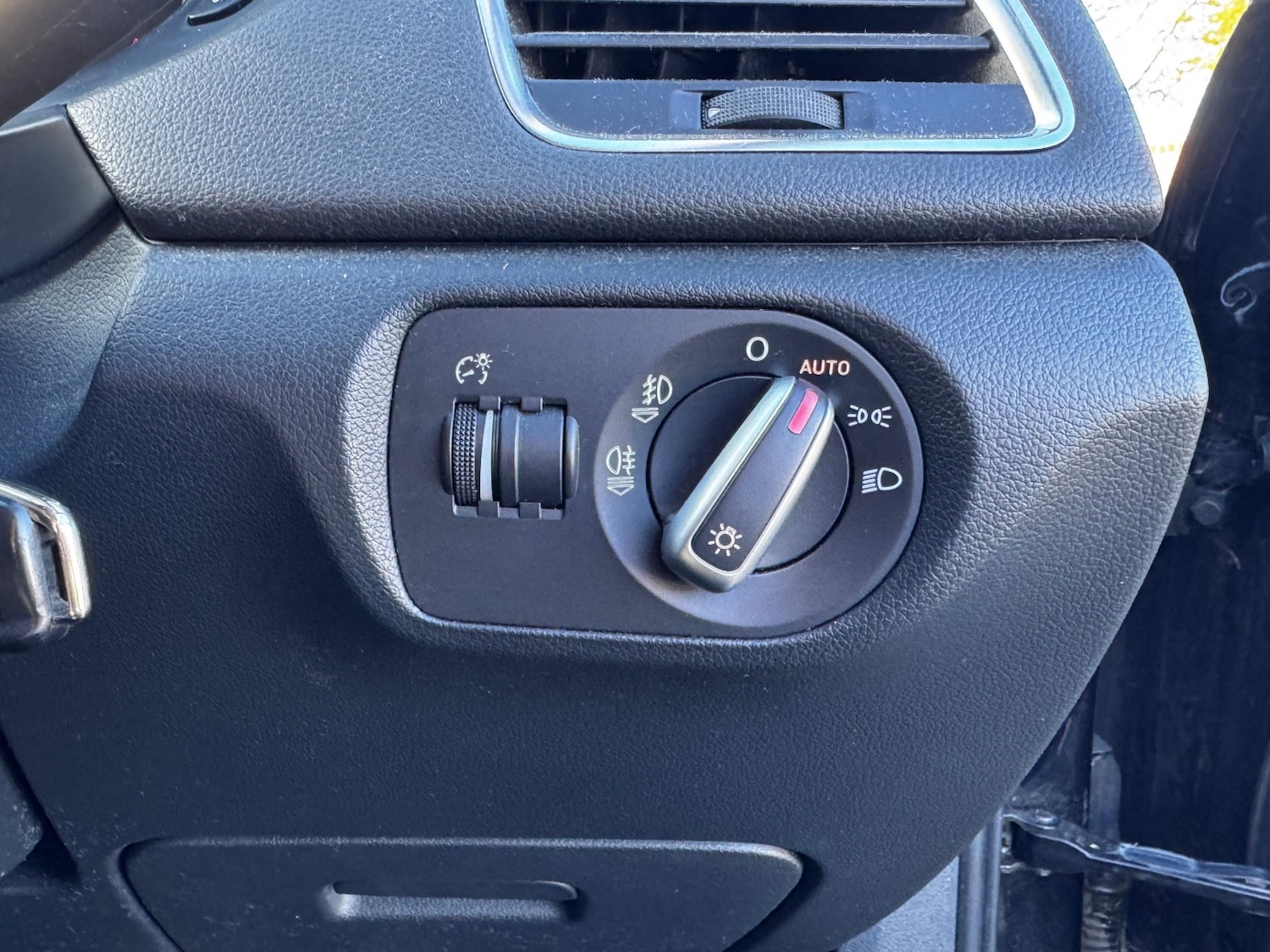 Used Audi Q3 2013 for sale - 77977052: Photo 21