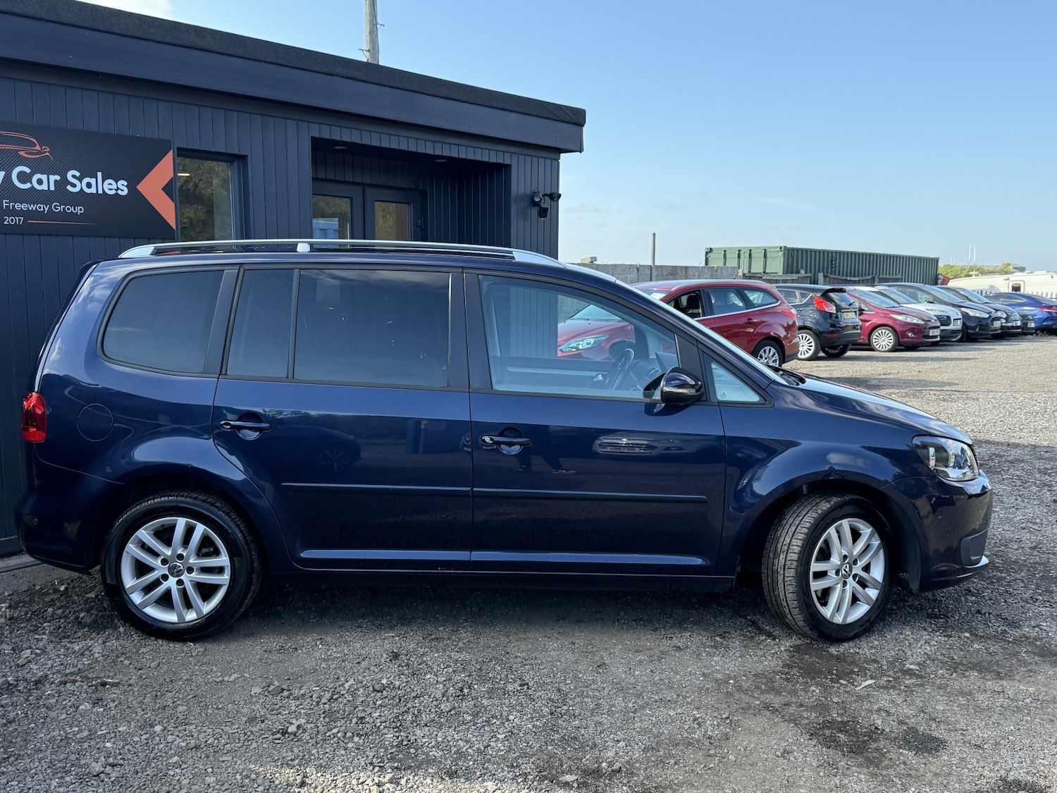 Used Volkswagen Touran 2015 for sale - 76211790: Photo 3