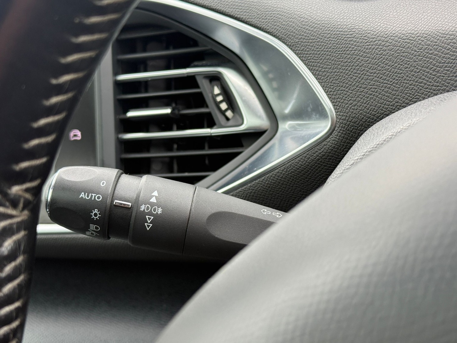 Used Peugeot 308 SW 2018 for sale - 78031621: Photo 18