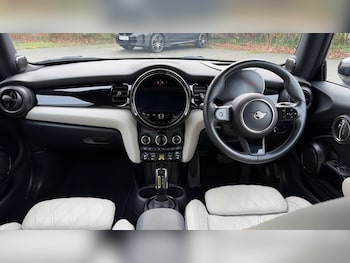 Used MINI Hatch 2021 for sale - 76933086: Photo