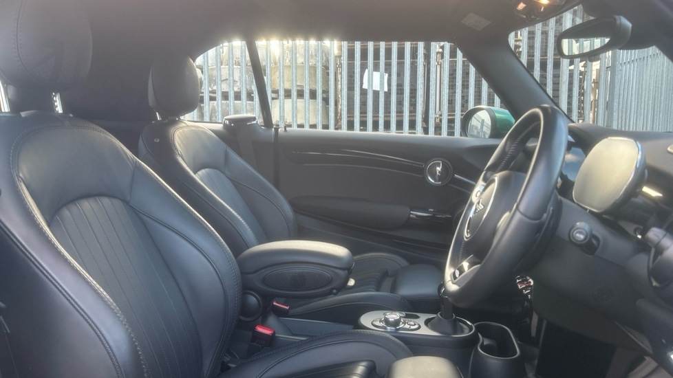 Used MINI Convertible 2022 for sale - 76874689: Photo 11