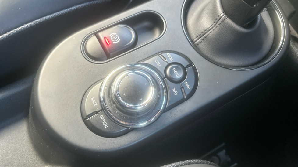 Used MINI Convertible 2022 for sale - 76874689: Photo 19