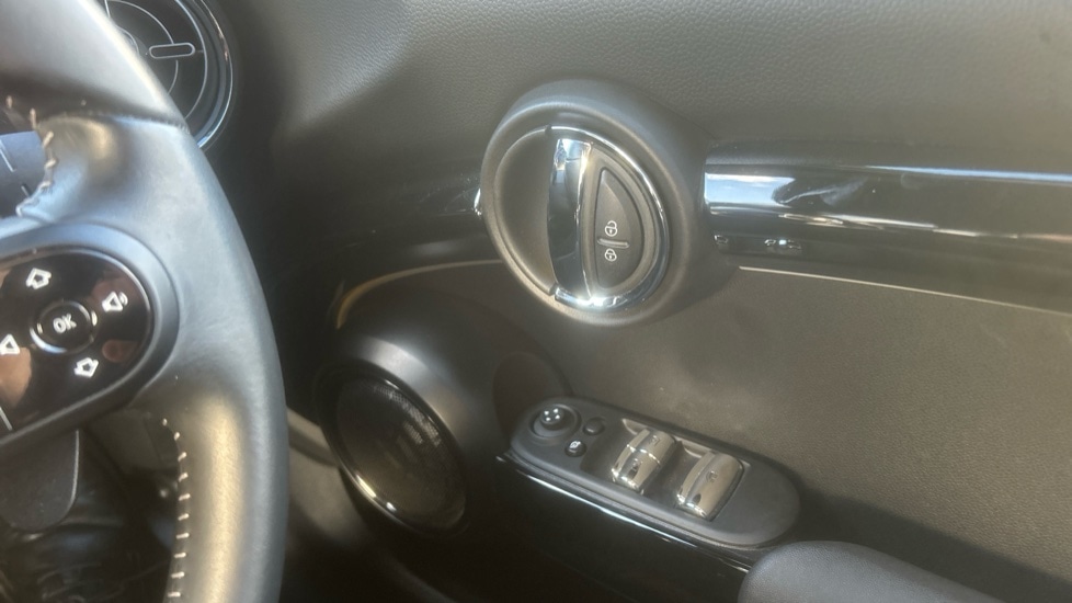 Used MINI Convertible 2022 for sale - 76874689: Photo 20