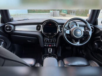 Used MINI Hatch 2022 for sale - 76907929: Photo