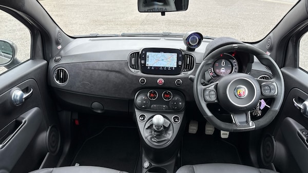 Used Abarth 695 2023 for sale - 76229150: Photo 11