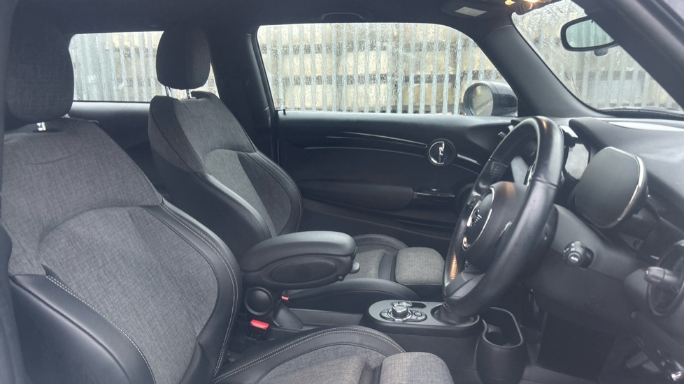 Used MINI Hatch 2021 for sale - 76872210: Photo 11