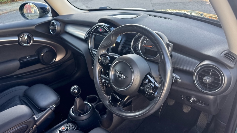 Used MINI Hatch 2019 for sale - 76528924: Photo 6