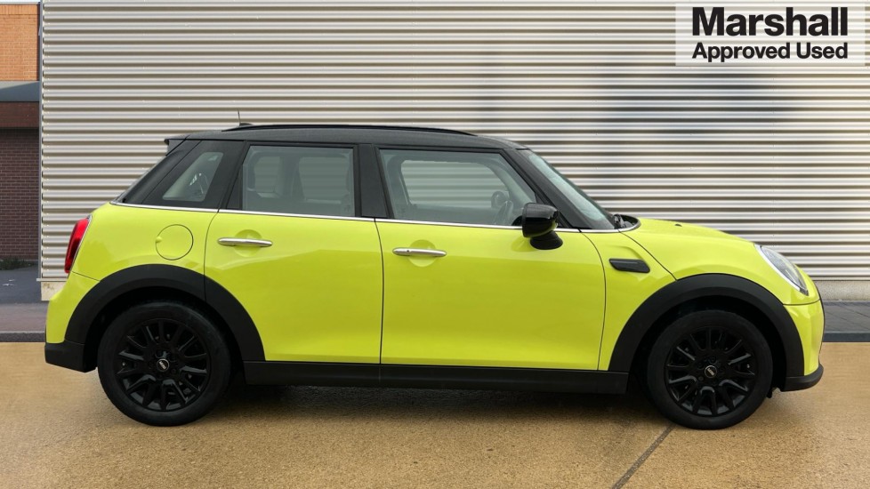 Used MINI Cooper 2023 for sale - 76868743: Photo 2