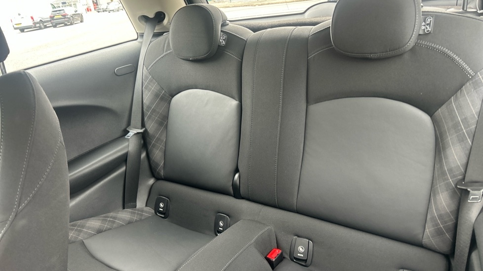 Used MINI Hatch 2018 for sale - 76441901: Photo 12