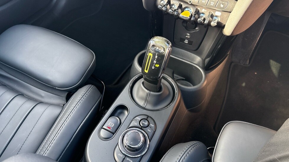 Used MINI Hatch 2023 for sale - 76487179: Photo 10