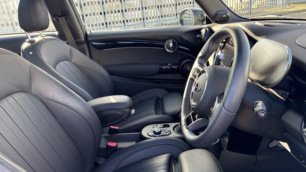 Used MINI Hatch 2023 for sale - 76487179: Photo 11