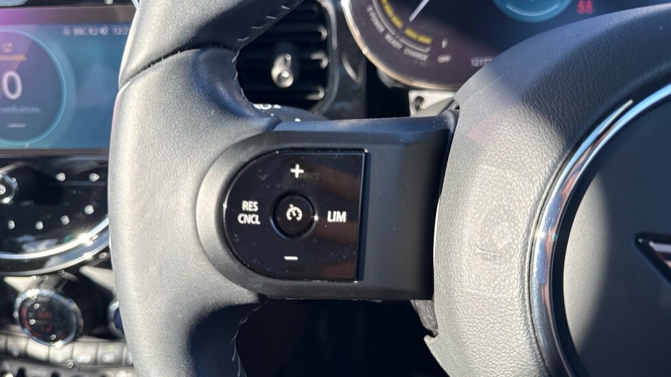 Used MINI Hatch 2023 for sale - 76487179: Photo 17