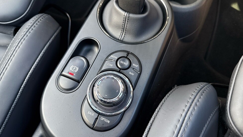 Used MINI Hatch 2023 for sale - 76487179: Photo 19