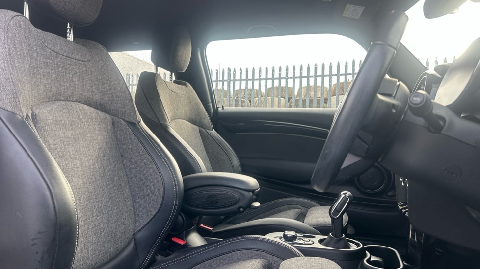 Used MINI Hatch 2022 for sale - 76871607: Photo 11