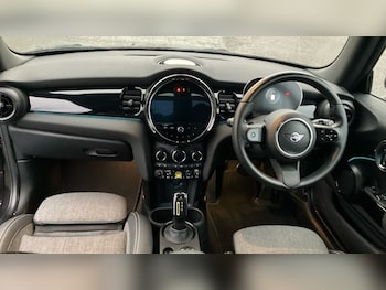 Used MINI Hatch 2021 for sale - 76874596: Photo