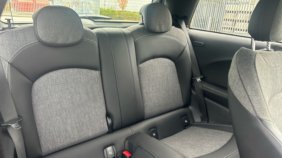 Used MINI Hatch 2022 for sale - 76869936: Photo 12