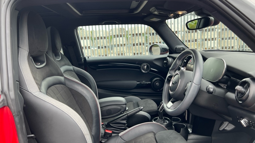 Used MINI Hatch 2024 for sale - 76410679: Photo 11