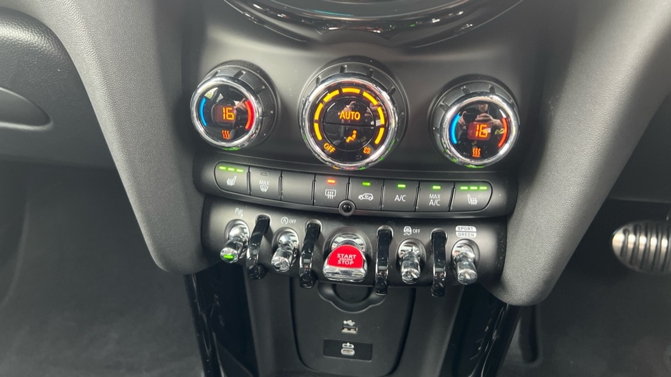 Used MINI Hatch 2024 for sale - 76410679: Photo 33