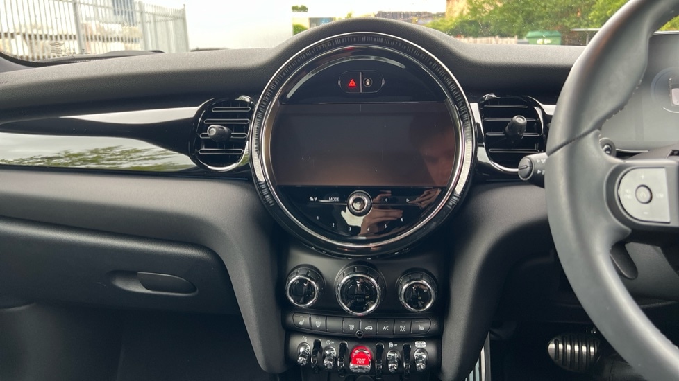 Used MINI Hatch 2024 for sale - 76410679: Photo 8