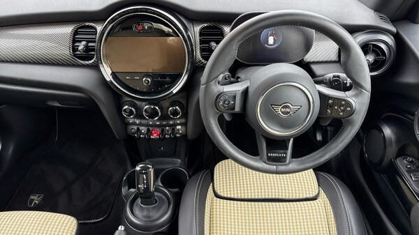 Used MINI Hatch 2023 for sale - 76130806: Photo 5