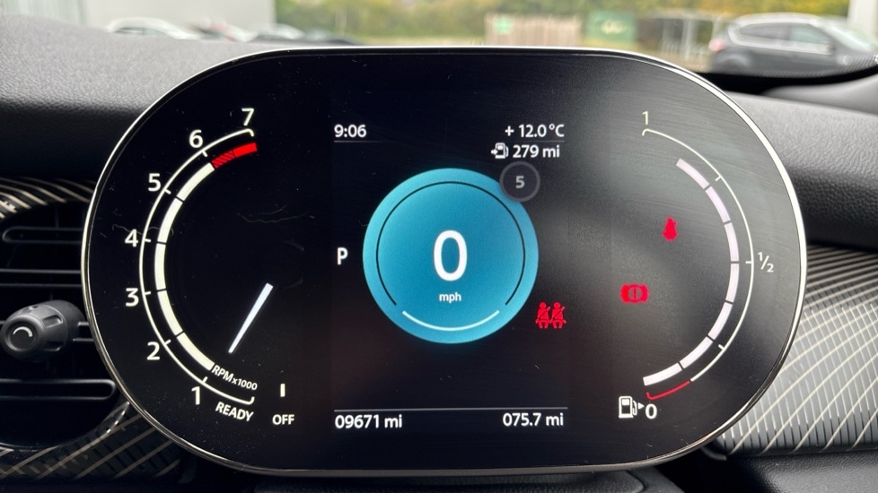 Used MINI Hatch 2023 for sale - 76130806: Photo 9