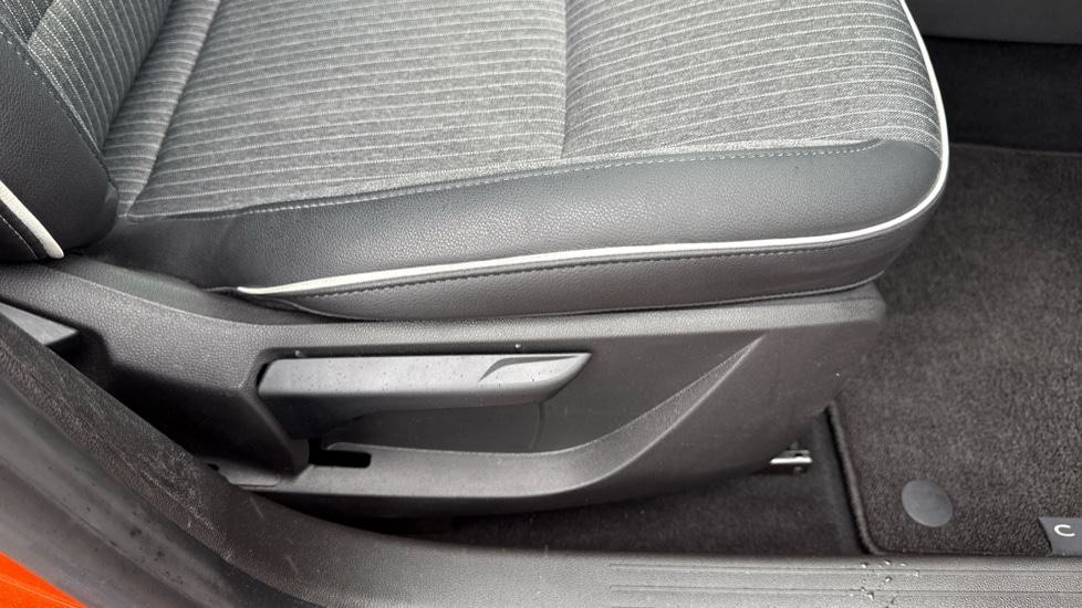 Used Renault Clio 2023 for sale - 76086519: Photo 32