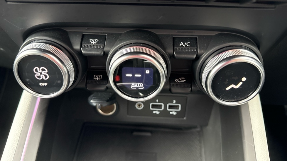 Used Renault Clio 2023 for sale - 76086519: Photo 34