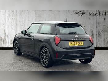 Used MINI Cooper 2024 for sale - 76086497: Photo
