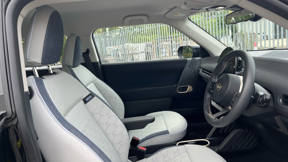 Used MINI Cooper 2024 for sale - 76869402: Photo 11