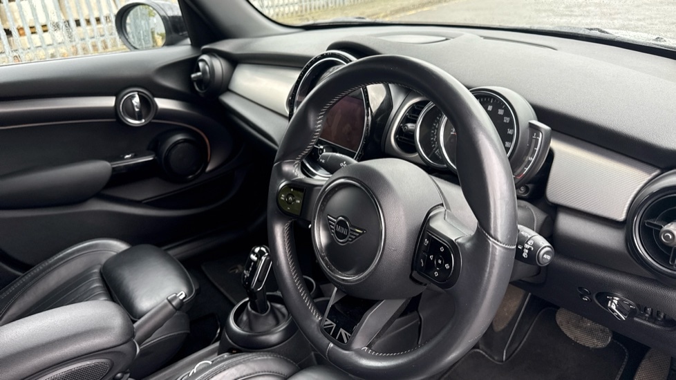 Used MINI Hatch 2022 for sale - 76869470: Photo 6