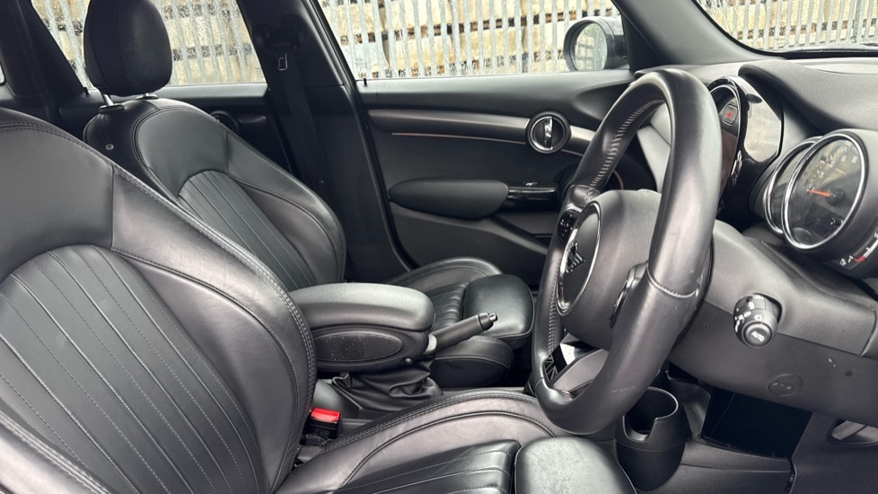 Used MINI Hatch 2022 for sale - 75943064: Photo 11