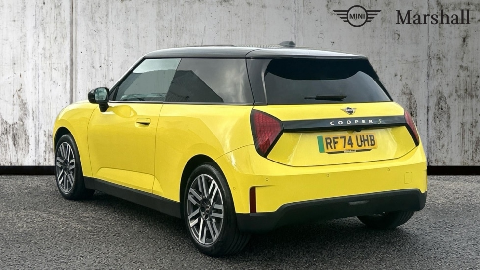 Used MINI Cooper 2024 for sale - 76872510: Photo 2