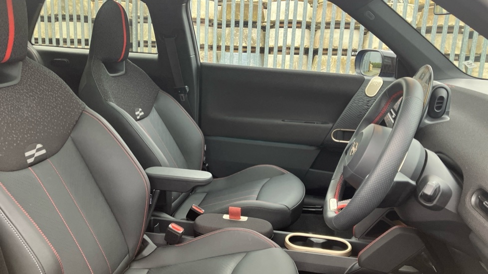 Used MINI Cooper 2025 for sale - 76966696: Photo 11