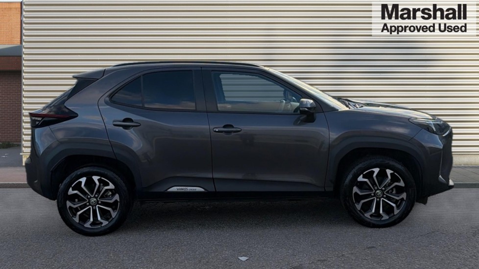 Used Toyota Yaris Cross 2023 for sale - 76869564: Photo 2