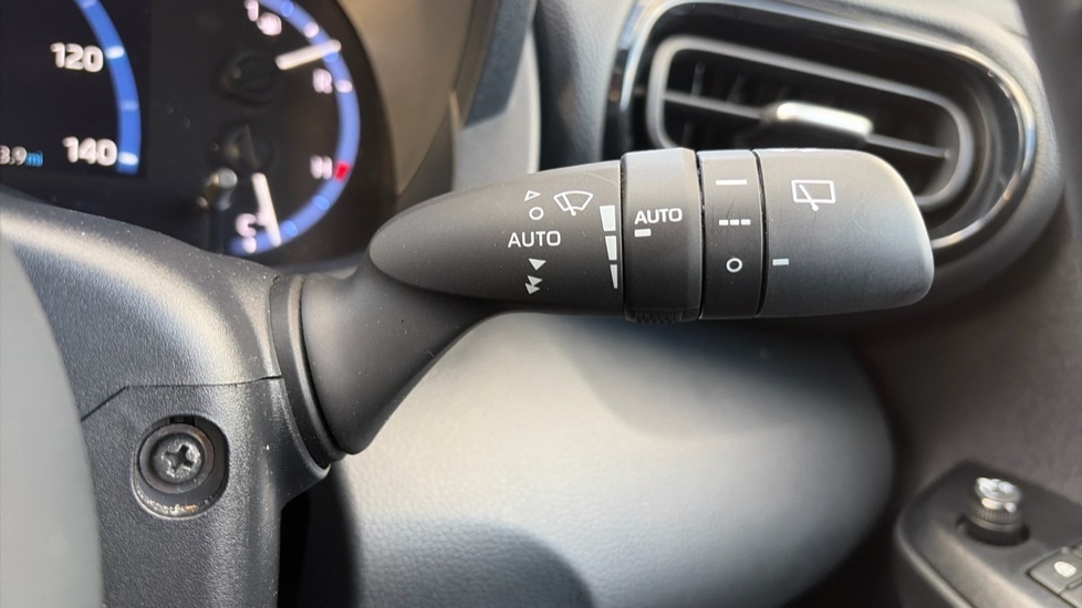 Used Toyota Yaris Cross 2023 for sale - 76869564: Photo 24