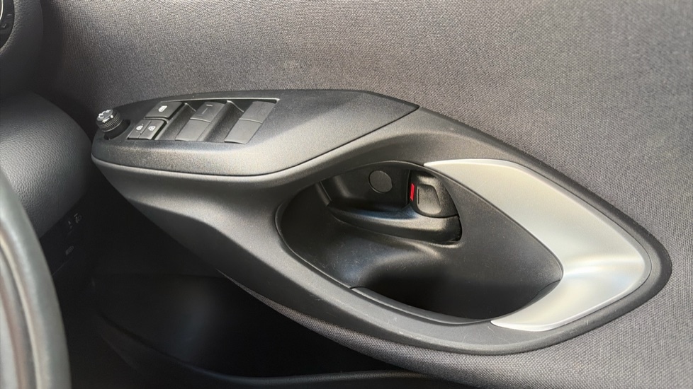 Used Toyota Yaris Cross 2023 for sale - 76869564: Photo 30