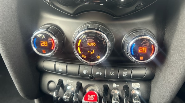 Used MINI Hatch 2018 for sale - 76254949: Photo 32