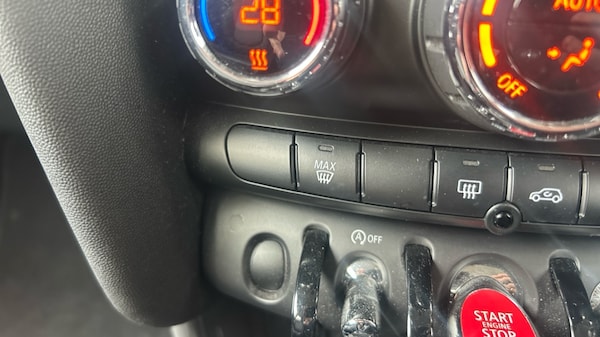 Used MINI Hatch 2018 for sale - 76254949: Photo 33