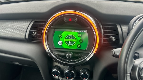 Used MINI Hatch 2018 for sale - 76254949: Photo 8