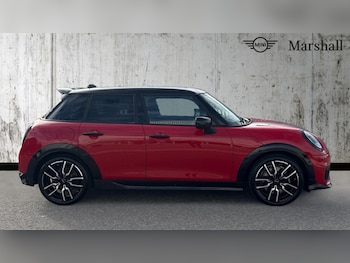 Used MINI Cooper 2024 for sale - 76033875: Photo