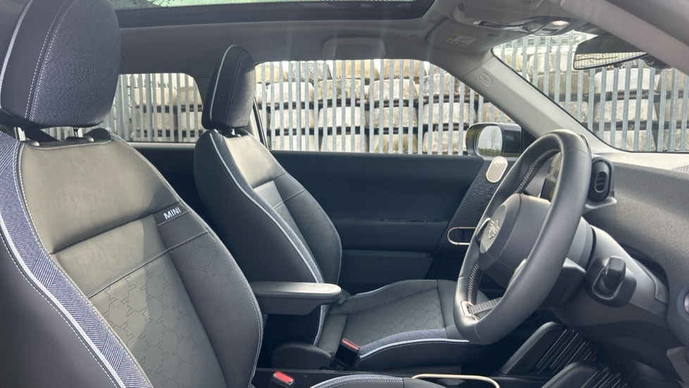 Used MINI Cooper 2024 for sale - 76552482: Photo 11