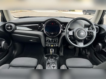 Used MINI Hatch 2021 for sale - 75692076: Photo